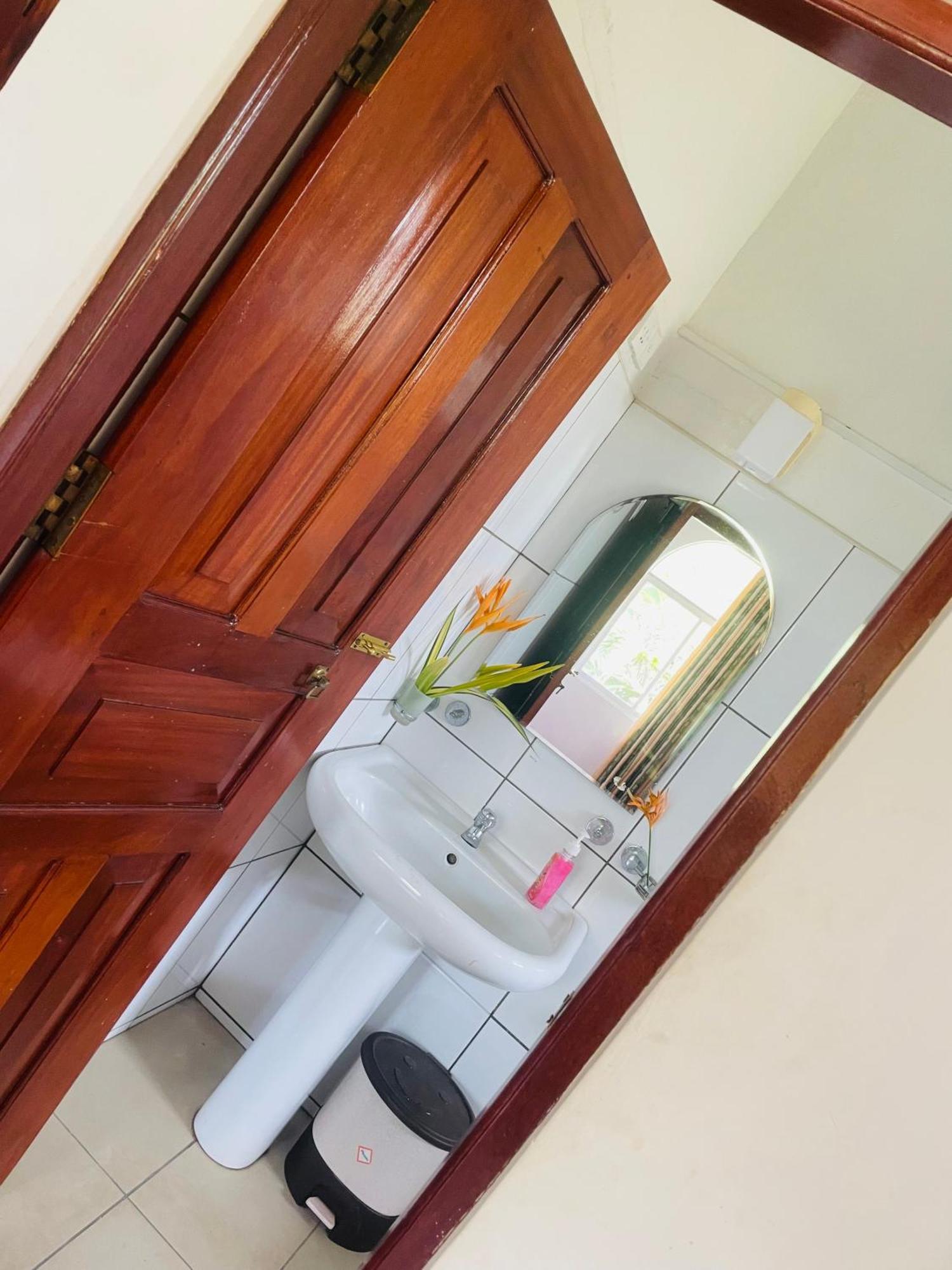 فندق Island House ديكويلاّ تين المظهر الخارجي الصورة